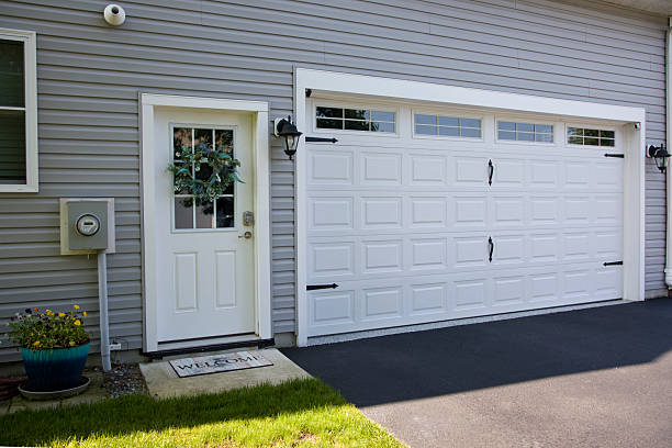 24/7 Emergency Garage Door Panel Replacement experts in Paulina, LA